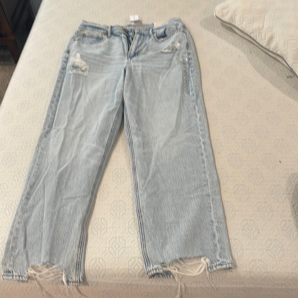 New 90s boyfriend American eagle size 10 light wash jeans